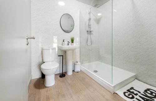 Clifton House | Brand New 1-Bed Flat With Free Parking
