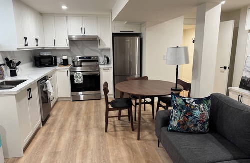 Richmond Hill Apartment | Brand new 2 bedroom 2 bathroom apartment minutes to downtown transit