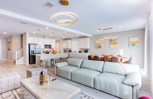 Enterprise Villa | Brand New 2 Villa Hotel 10B.R 12 king Bed Hospitality team extended family27/37