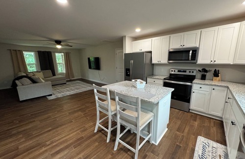 Winston - Salem House | Brand New 3-bedroom house with WiFi, WFU events and Furniture Market ready!