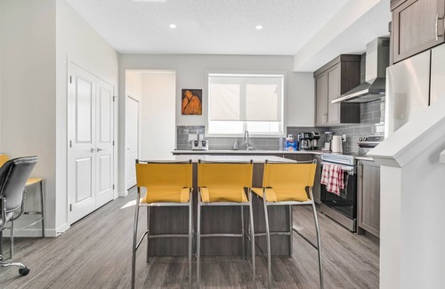 Northwest Calgary House | Brand New 4-Bed Room Home
