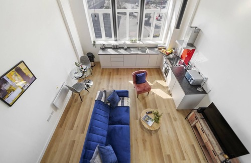 West Bromwich Condo | ⭐️ Brand New Beautiful 1 Bed Duplex Apartment ⭐️