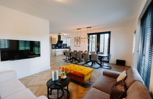 Slotervaart Villa | Brand new Bright Luxurious Villa in Amsterdam!