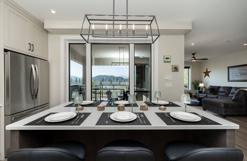 Harrison Hot Springs Condo | BRAND NEW 3-bedroom/2 bath waterfront condo in lovely Harrison Hot Springs
