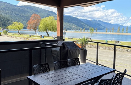 Harrison Hot Springs Condo | BRAND NEW 3-bedroom/2 bath waterfront condo in lovely Harrison Hot Springs