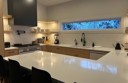 Silver Star Mountain House | Brand new 3 bed/3 bath duplex w/private hot tub, laundry, amazing views!