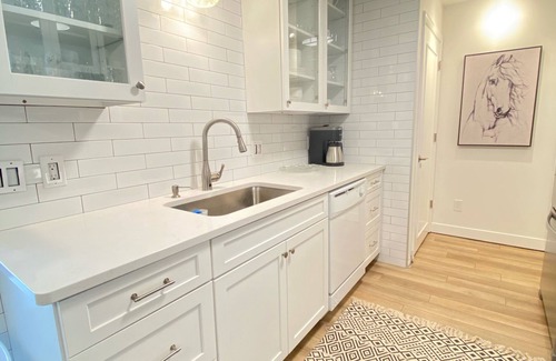 Corolla Condo | #Brand New Condo. The Escape OBX-Cozy Condo-Walk to Beach, Shops, Restaurants