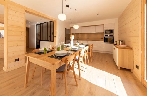 Morzine Apartment | Brand new elegant apartment with hot tub - 6 minute walk from the ski lifts