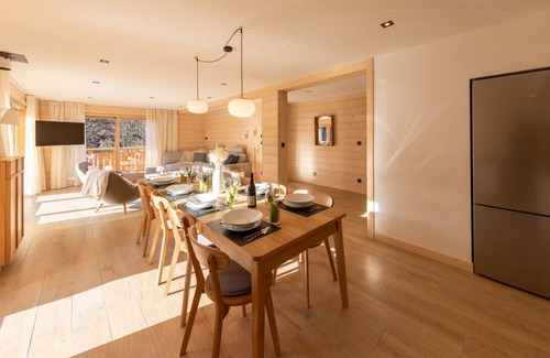 Morzine Apartment | Brand new elegant apartment with hot tub - 6 minute walk from the ski lifts