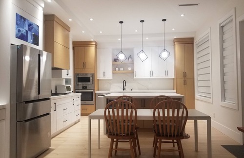 Willoughby House | Brand new entire Luxury Bright & Spacious 4-Bedroom 6 beds Home