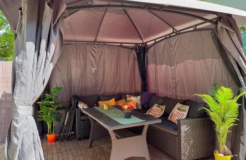 Istvanmezo Apartment | Brand New Garden Flat/Free Parking