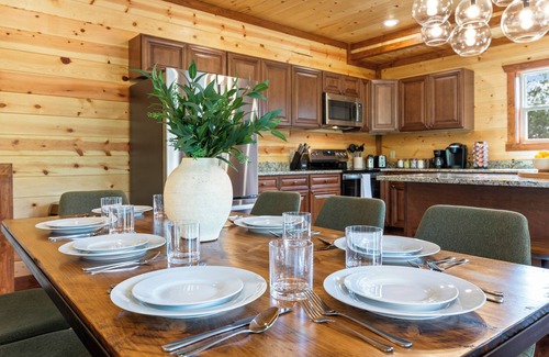 Sevierville Cabin | Brand New Greenleaf Lodge ~Indoor Pool ~ Hot Tub