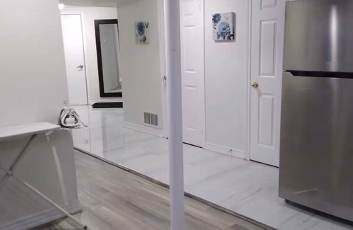 Meadowvale Village House | Brand New Guest Suite near 407/401 Airport
