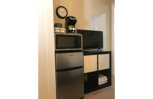 Burbank Apartment | Brand New Guest Suite + Luxurious Bath, Near SJC