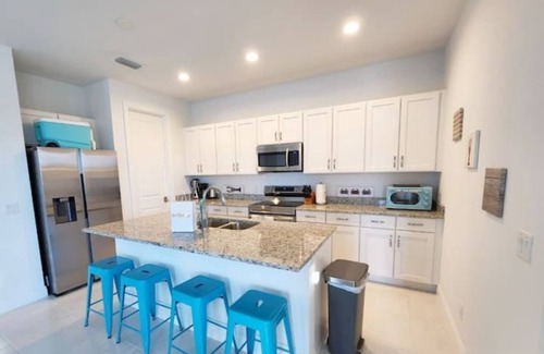 Naples House | Brand New Home☆ Treetop Sunsets~ Private Pool~Group Trip!