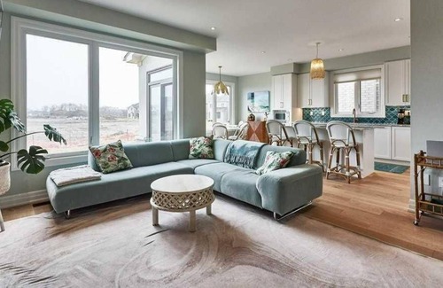 Whitby House | Brand new house Millionaire dollar neighbourhood