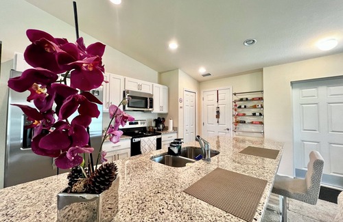 LaBelle House | Brand new Lakefront Home with modern kitchen & lake view