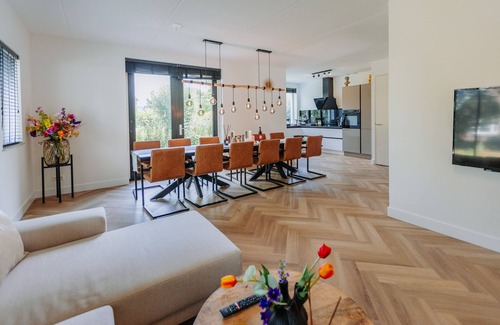 Slotervaart Villa | Brand new Luxurious 6 Bedroom Villa in Amsterdam