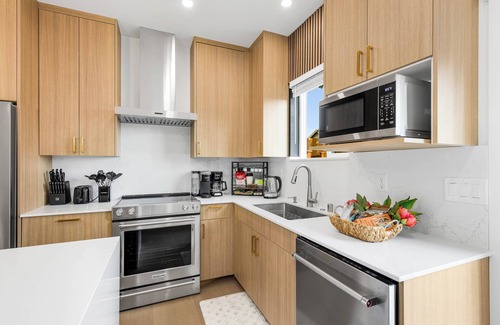 Mid-Beacon Hill House | Brand-New Modern Home - Near Downtown, Airport & Light Rail