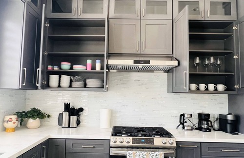 Westminster House | BRAND NEW MODERN RETREAT, POOL, SPA CLOSE BEACHES,DISNEYLAND,ANAHEIM CONVENTION.