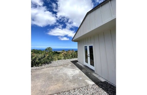 Kailua-Kona Apartment | Brand New Oceanview Lovely Studio