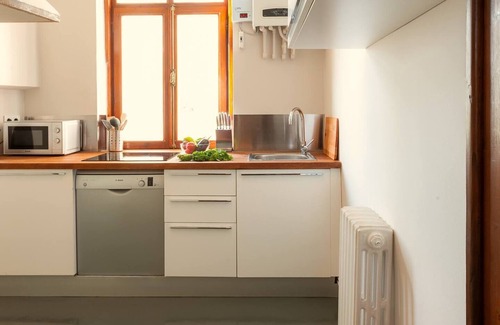 Asmali Mescit Apartment | Brand New Renovation right next to Galata Tower!
