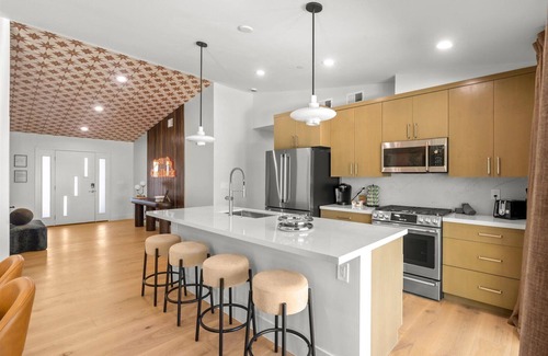Scottsdale Estates Nine House | Brand-new Scottsdale retreat 1.7 miles from Old-Town - Private Pool, Game Room, Stylish Furnishings