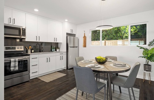 Hawthorne Hills Apartment | Brand new Seattle Children's/UW Hospital furnished 2 bed! 90 day lease min.