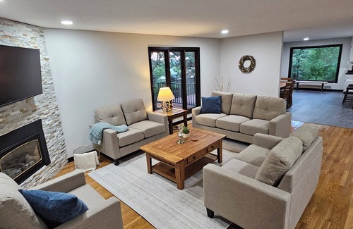 Rapid City House | BRAND NEW space ready to accommodate your group with all the amenities of home.