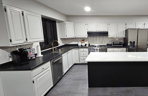 Rapid City House | BRAND NEW space ready to accommodate your group with all the amenities of home.