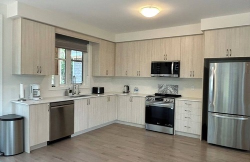 Dwight House | Brand New spacious & beautiful cottage in Northern Lights - Huntsville, Muskoka