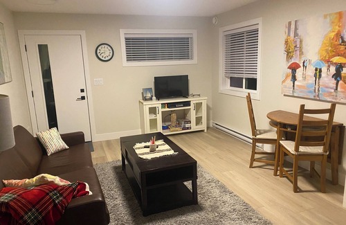Central Saanich House | Brand new suite in Victoria!