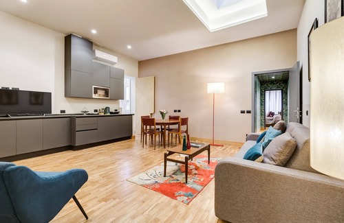 Rione III Colonna Apartment | BRAND NEW! TOWNHOUSE FRATTINA IN ROME