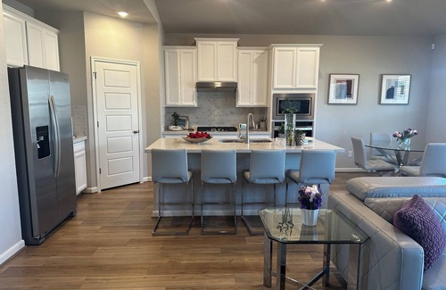 San Antonio House | Brand New Vacation Home near Seaworld & Six Flags, Grill and WiFi.