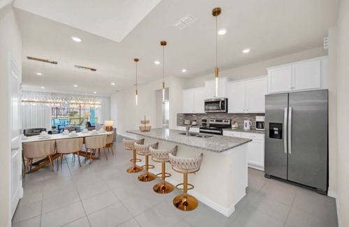 Davenport Boat Rental | Brand New Windsor Island Resort 7 Bedroom Luxury Villa