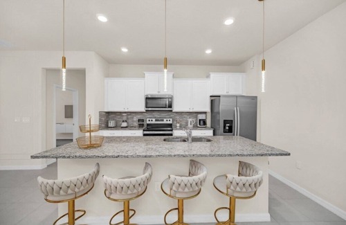 Davenport Boat Rental | Brand New Windsor Island Resort 7 Bedroom Luxury Villa