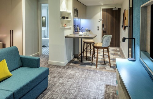 Heathrow Villages Apartment | Branded Heathrow Aparthotel