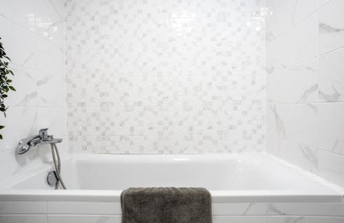 Pestszentlorinc Apartment | BrandNewTranquil Apartment with FREE PARKING
