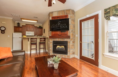 Branson Condo | Branson's Great Rock Retreat