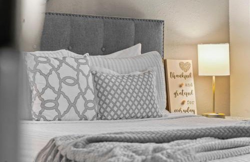 Table Rock House | Branson Vacation Station - Charming 1 BDR Condo in the Middle of Everything