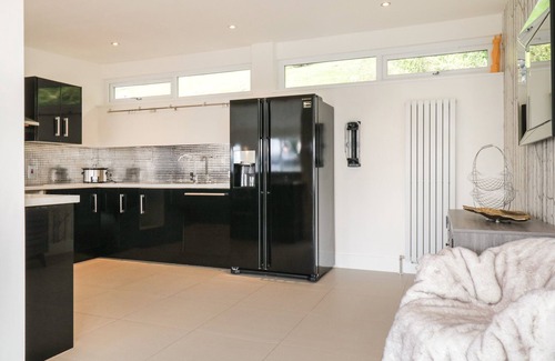 Bowness-on-Windermere House | BRANTLEA, pet friendly, with hot tub in Bowness-On-Windermere