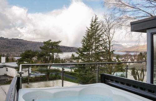 Bowness-on-Windermere House | BRANTLEA, pet friendly, with hot tub in Bowness-On-Windermere