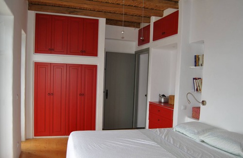 Milos Villa | Bravo's Hill Residence (Mantrakia)