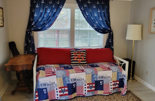 Townville Cottage | Break at the Lake- Lake Hartwell/Clemson/Anderson