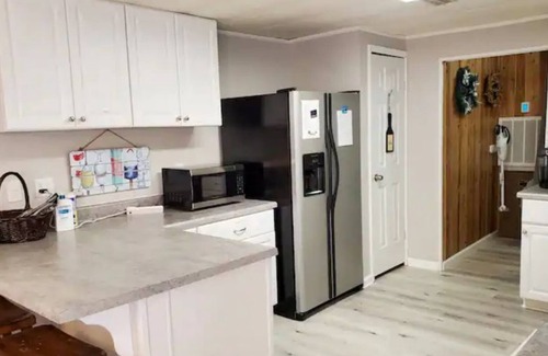 Townville Cottage | Break at the Lake- Lake Hartwell/Clemson/Anderson