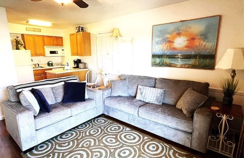 North Forest Beach Condo | Breakers 221 - Walk to Beach, Shops and Dining