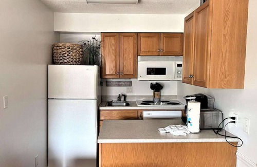 North Forest Beach Condo | Breakers 221 - Walk to Beach, Shops and Dining