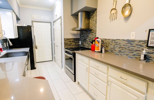 Braeswood Place House | Breakwood Galleria Area, Downtown