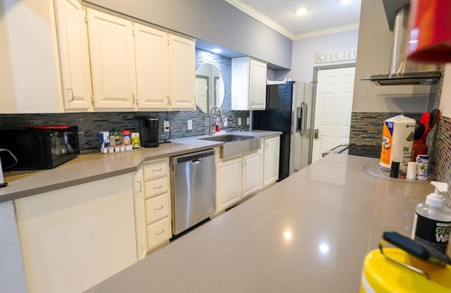 Braeswood Place House | Breakwood Galleria Area, Downtown