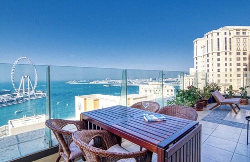 Dubai Marina Apartment | Breathtaking Sea View, Beachfront 2 BDR Apt in JBR